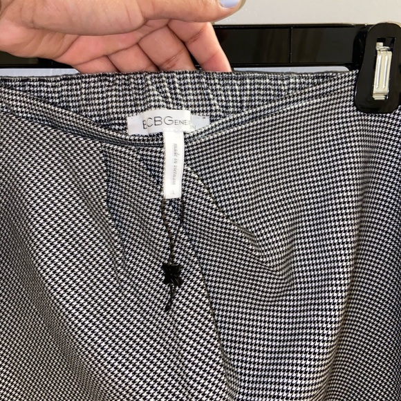 BCBG B/W Checkered Mini Skirt Sz L - Picture 5 of 5
